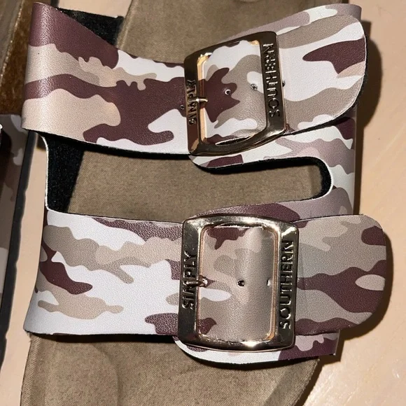 Sandals - Picture 3 of 4